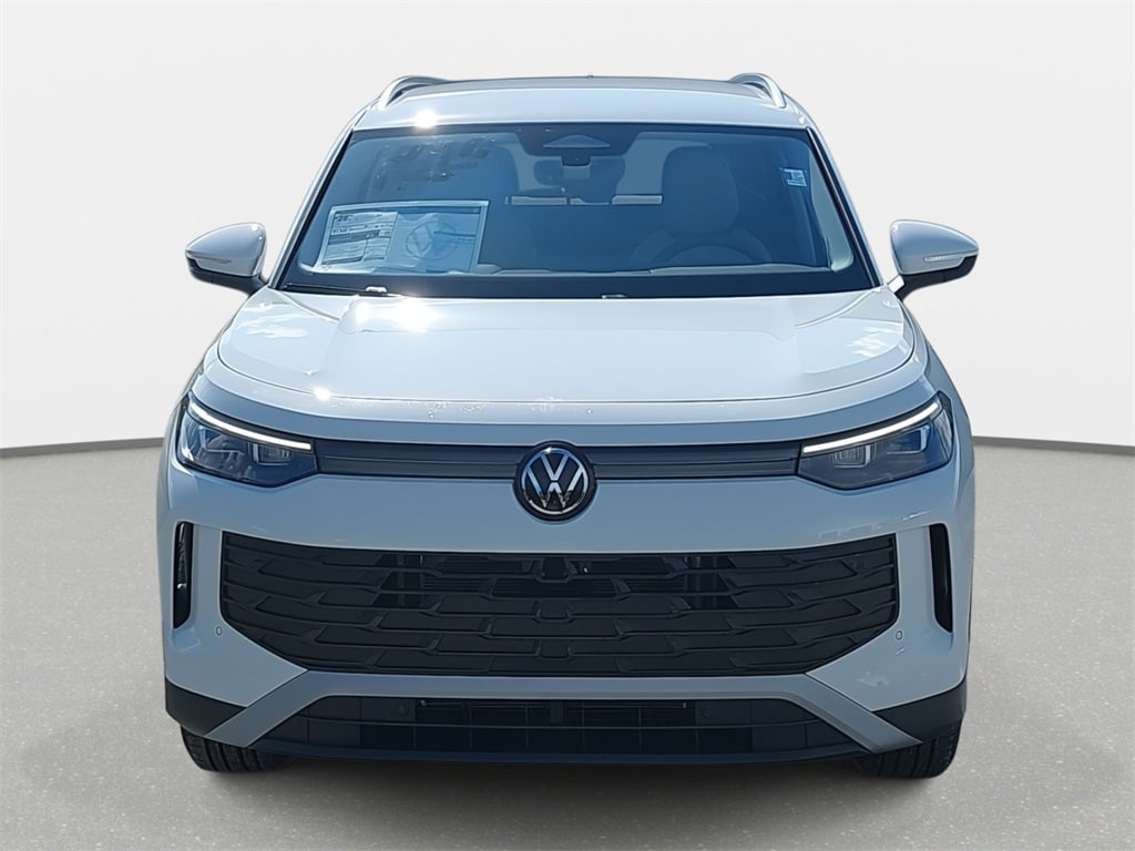 2025 Volkswagen Tiguan SE photo 2