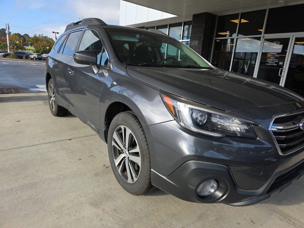 2018 Subaru Outback 3.6R Limited photo 3