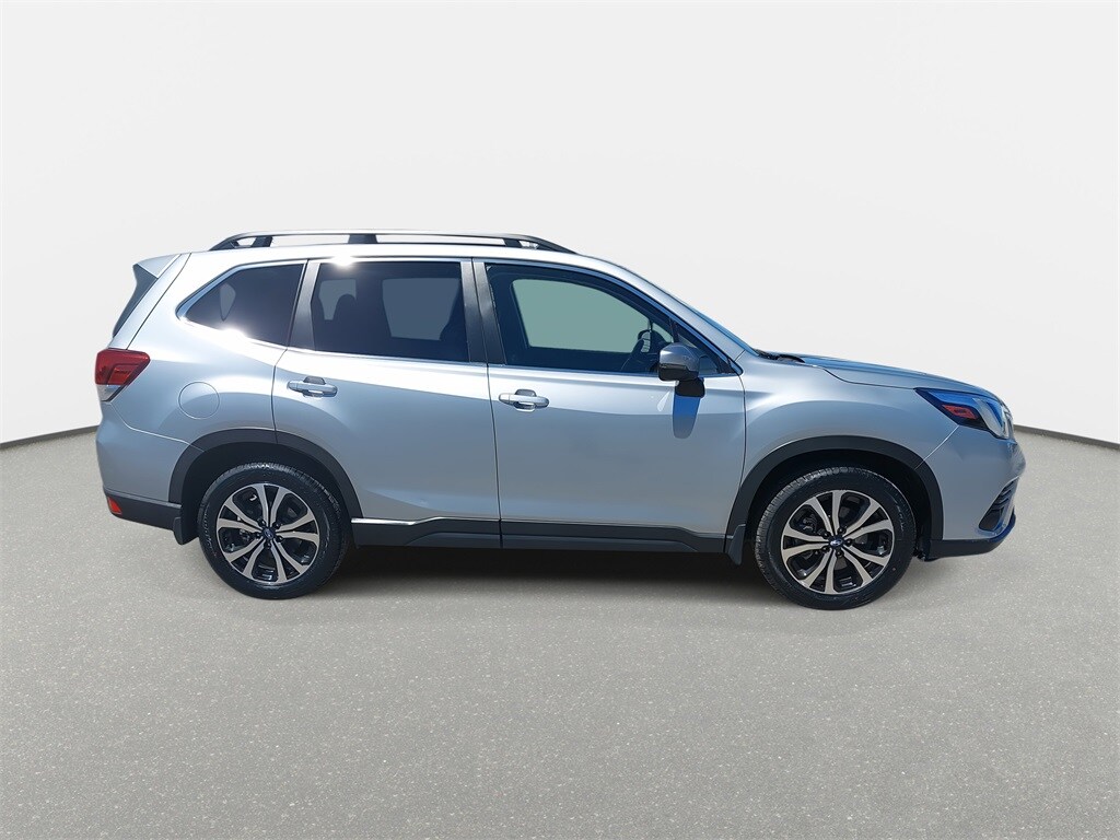 2023 Subaru Forester Limited photo 4