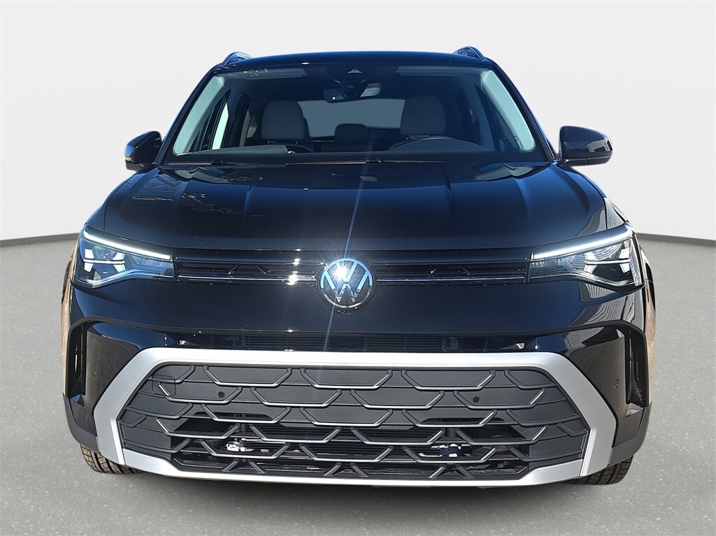 2025 Volkswagen Taos SE photo 2