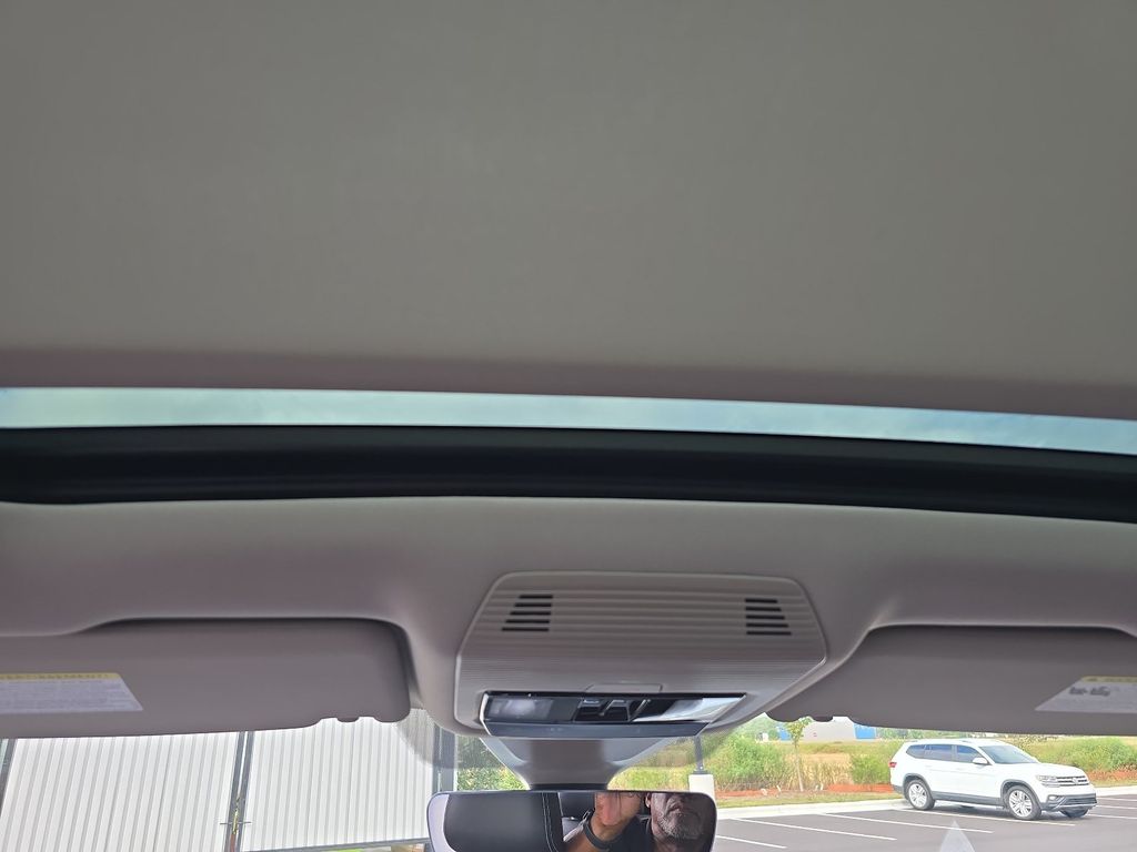 2026 Volkswagen Atlas SE w/Tech - Photo 14