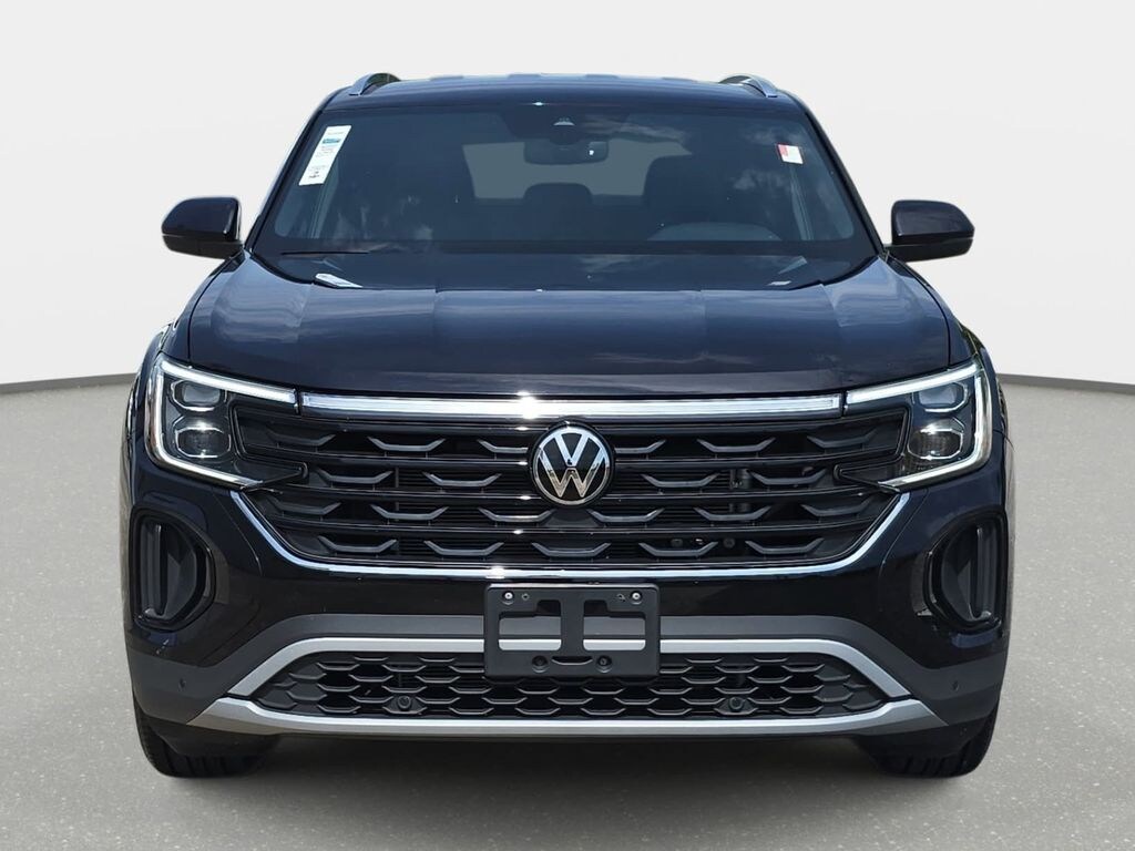 Used 2025 Volkswagen Atlas Cross Sport 2.0T SE w/Technology SUV