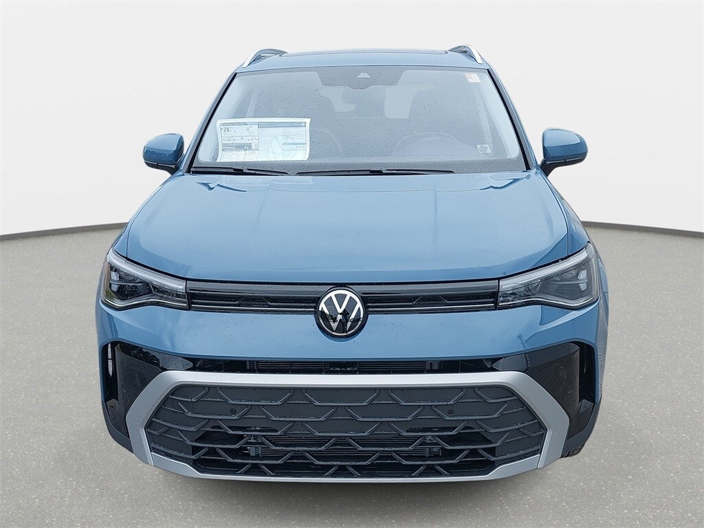 2025 Volkswagen Taos SE photo 2