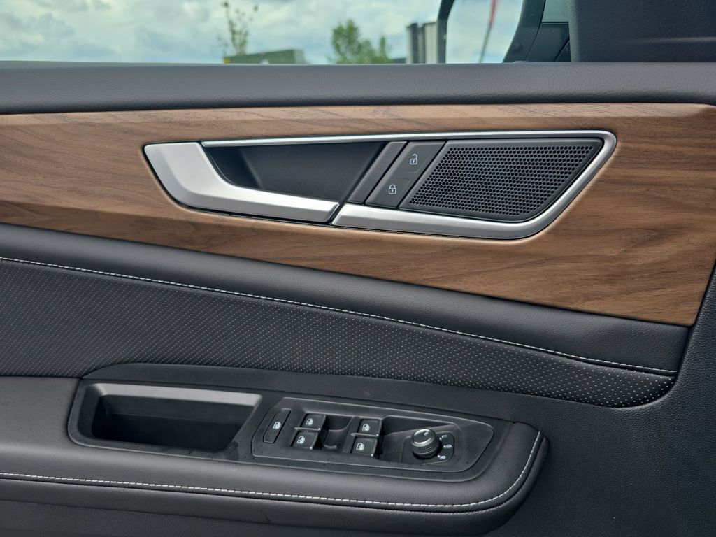 2026 Volkswagen Atlas SE w/Tech - Photo 13