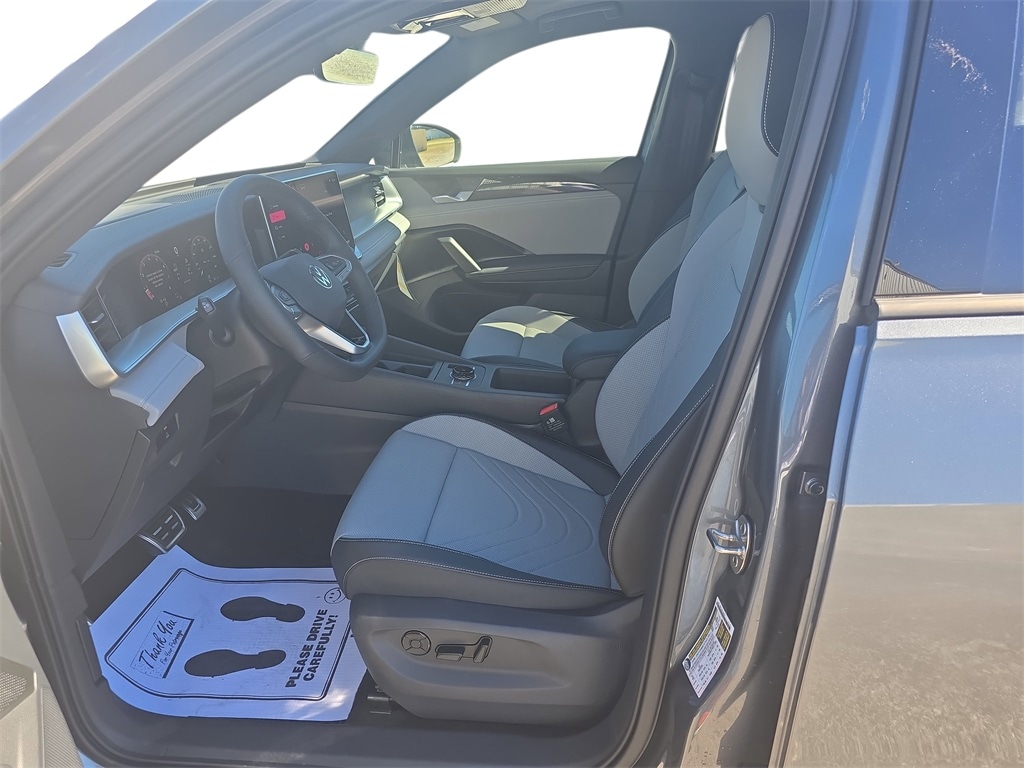 2026 Volkswagen Tiguan SE R-LINE BLACK - Photo 9