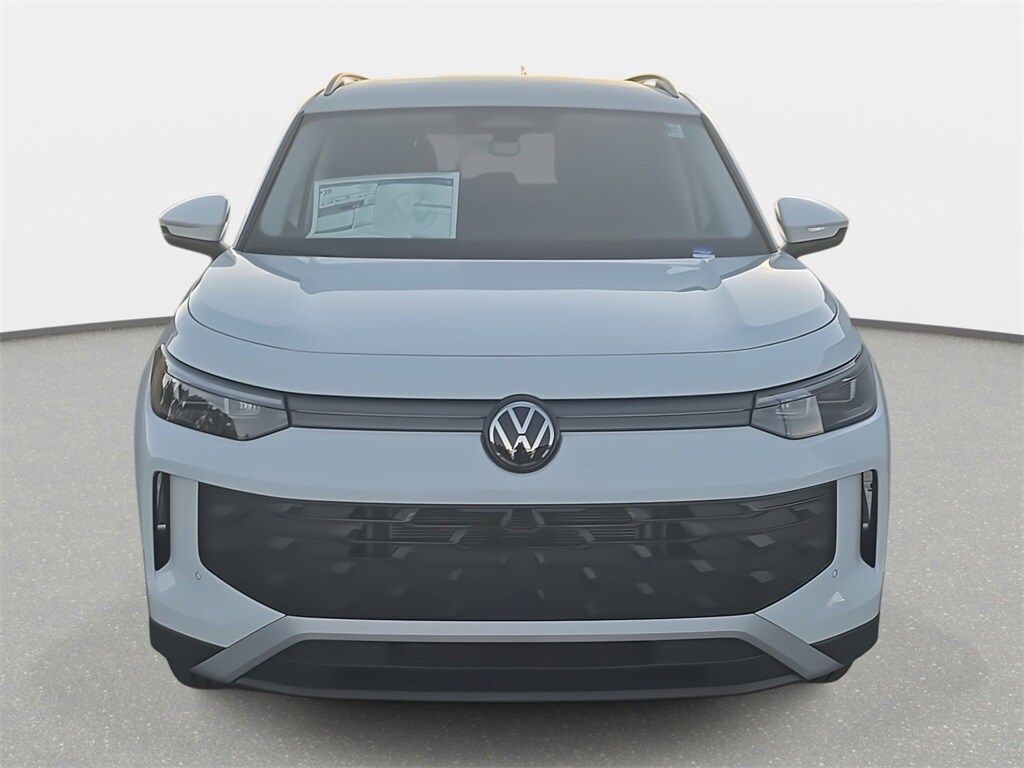 2025 Volkswagen Tiguan SE photo 2