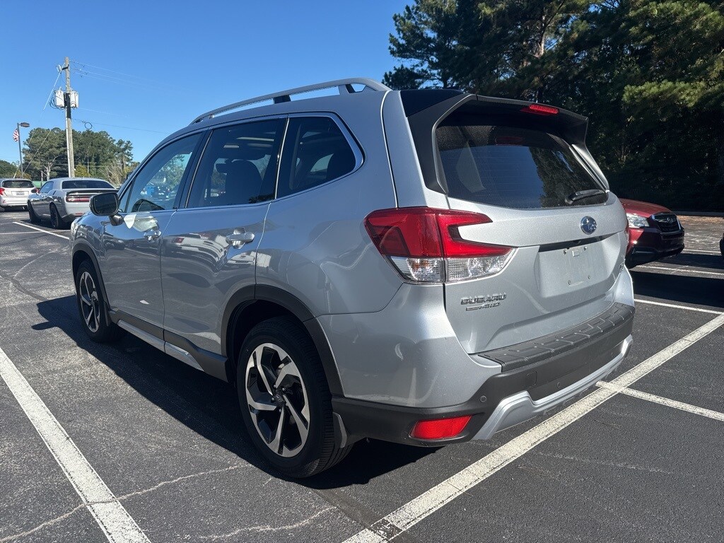 2024 Subaru Forester Touring photo 2