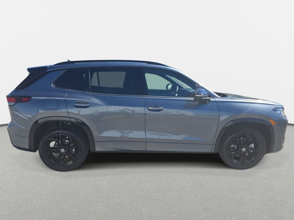 2026 Volkswagen Tiguan SE R-LINE BLACK - Photo 4