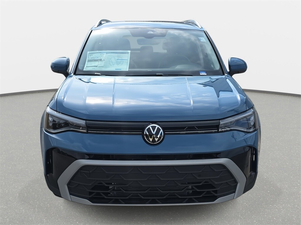 2025 Volkswagen Taos SE photo 2
