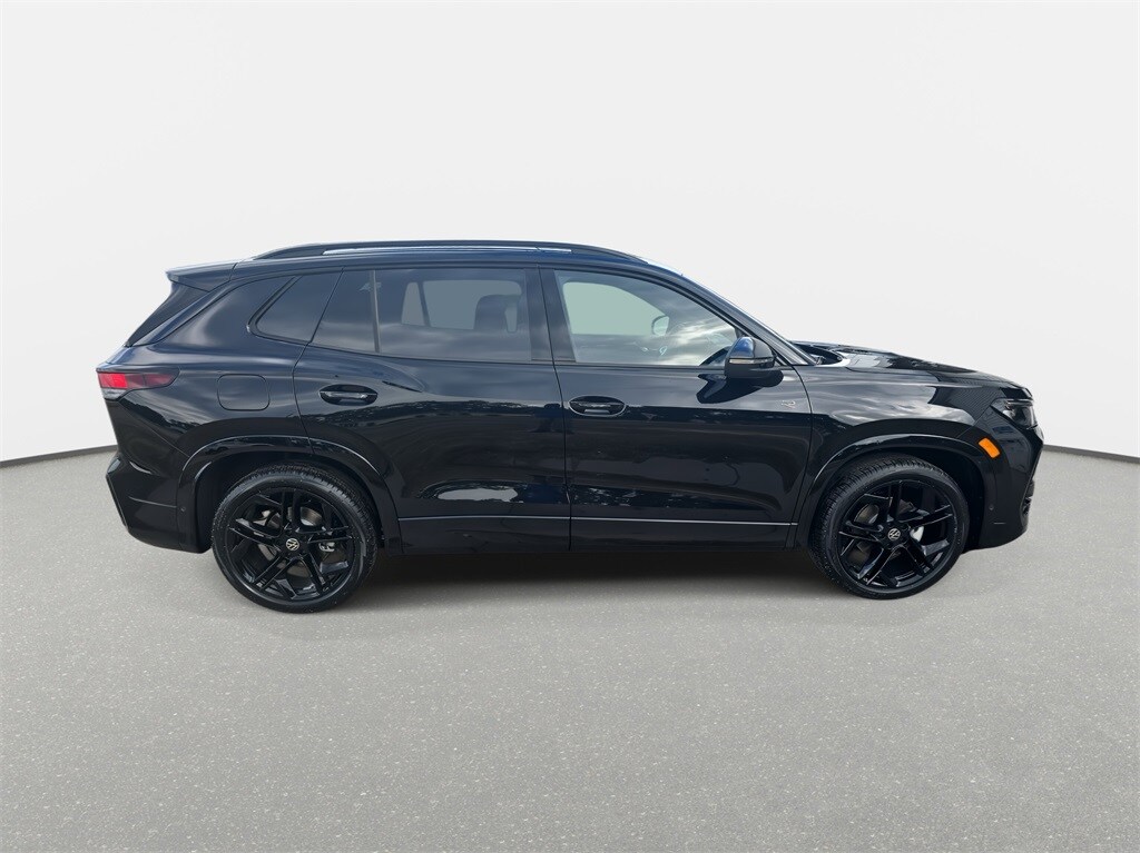 2025 Volkswagen Tiguan SE R-Line Black photo 4
