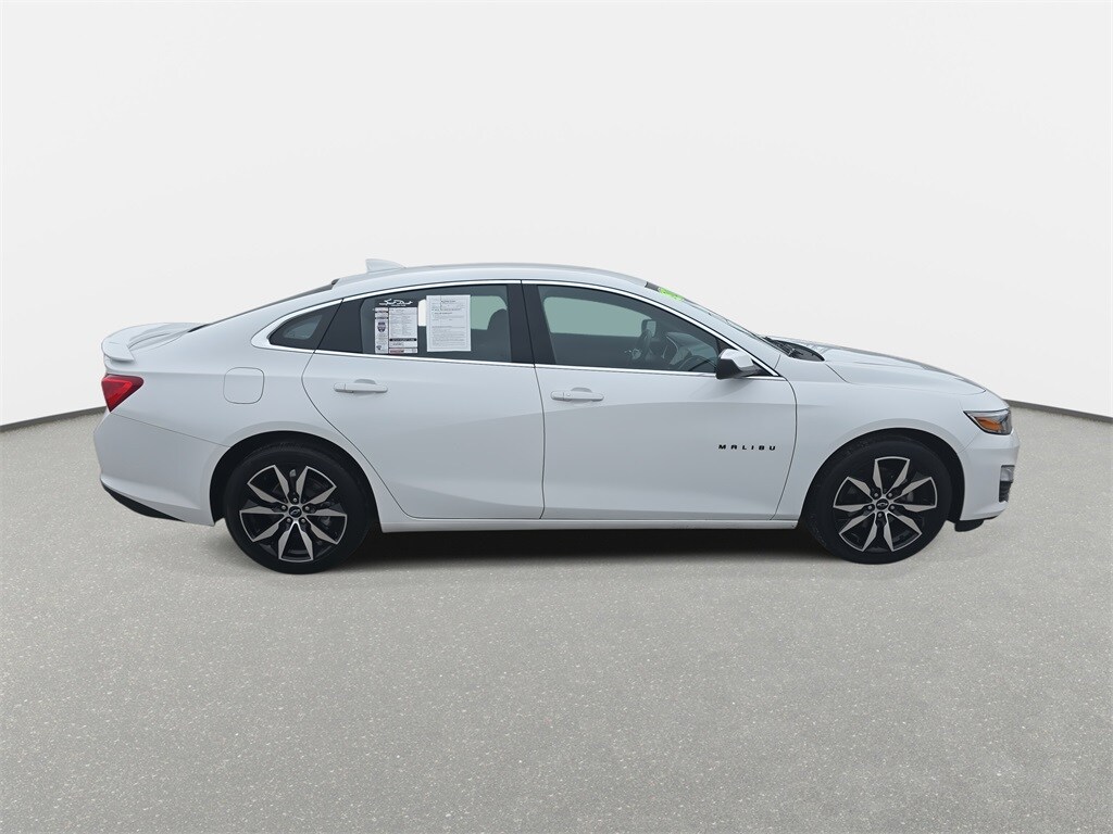 2023 Chevrolet Malibu RS photo 2