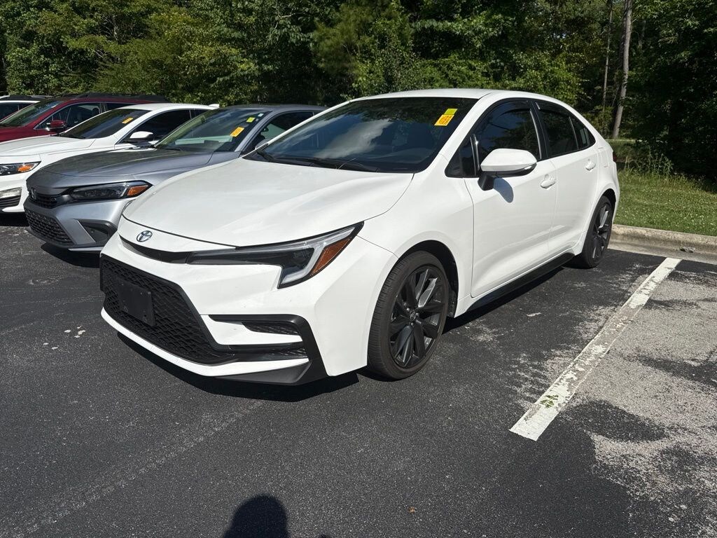 Used 2025 Toyota Corolla SE Sedan