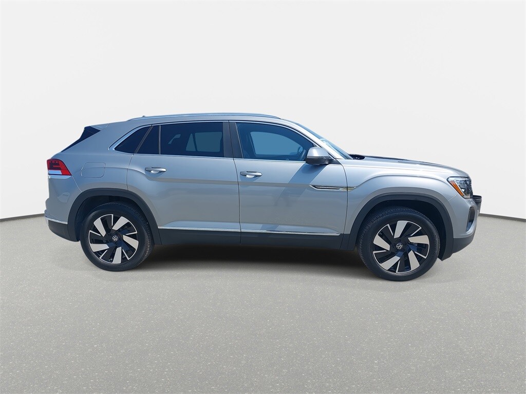 2025 Volkswagen Atlas Cross Sport SEL photo 4