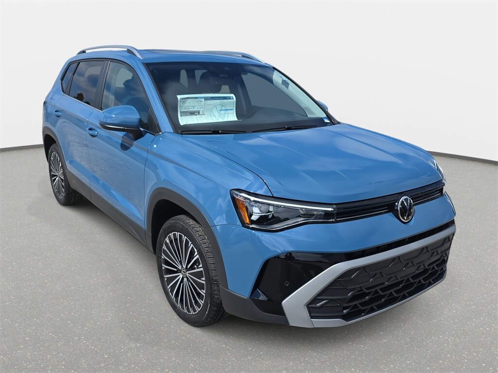 2025 Volkswagen Taos SE photo 3