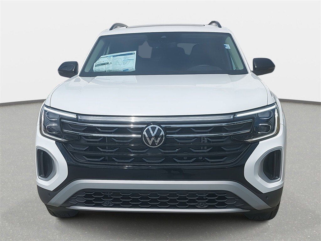 2025 Volkswagen Atlas Peak Edition SE photo 2