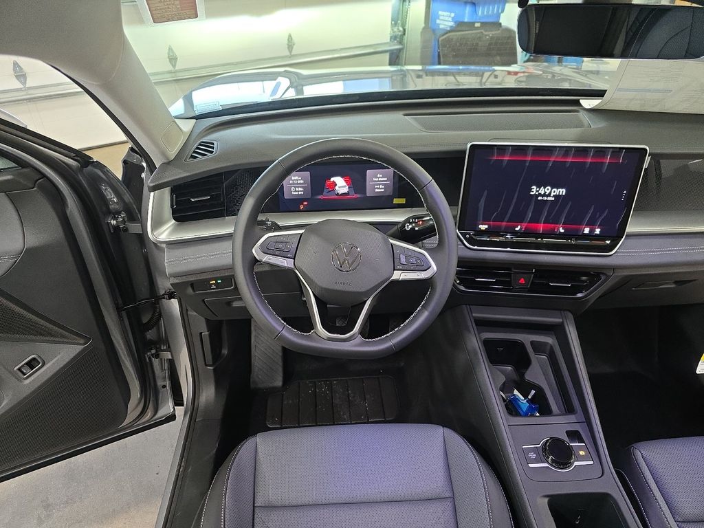 2026 Volkswagen Tiguan SE - Photo 14