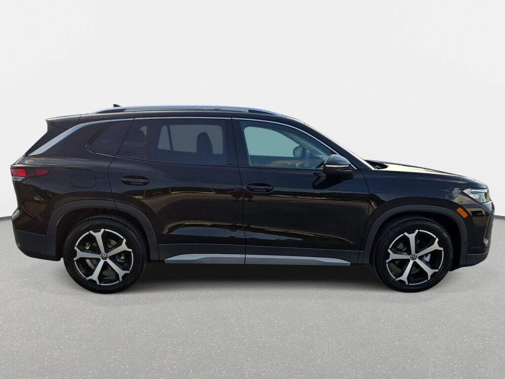 New 2026 Volkswagen Tiguan SE SUV