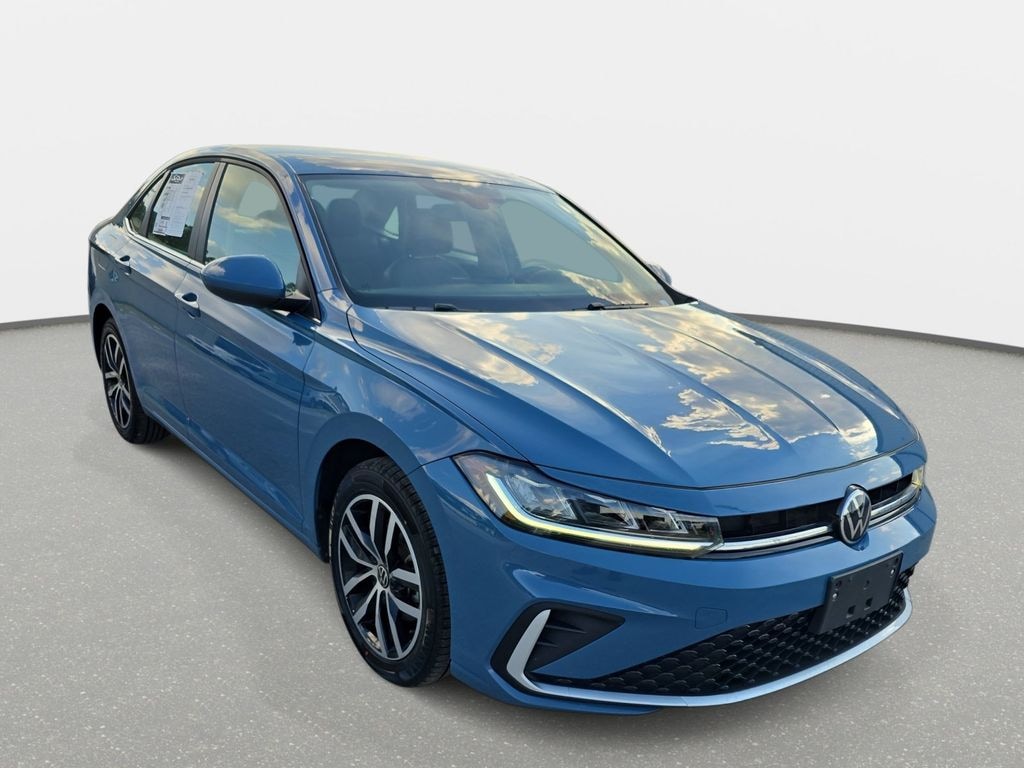 Used 2025 Volkswagen Jetta 1.5T SE Sedan