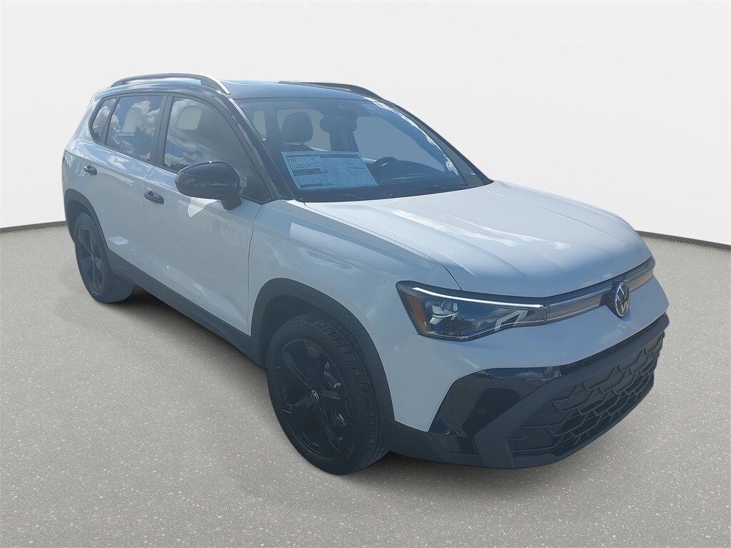 2025 Volkswagen Taos SE photo 2