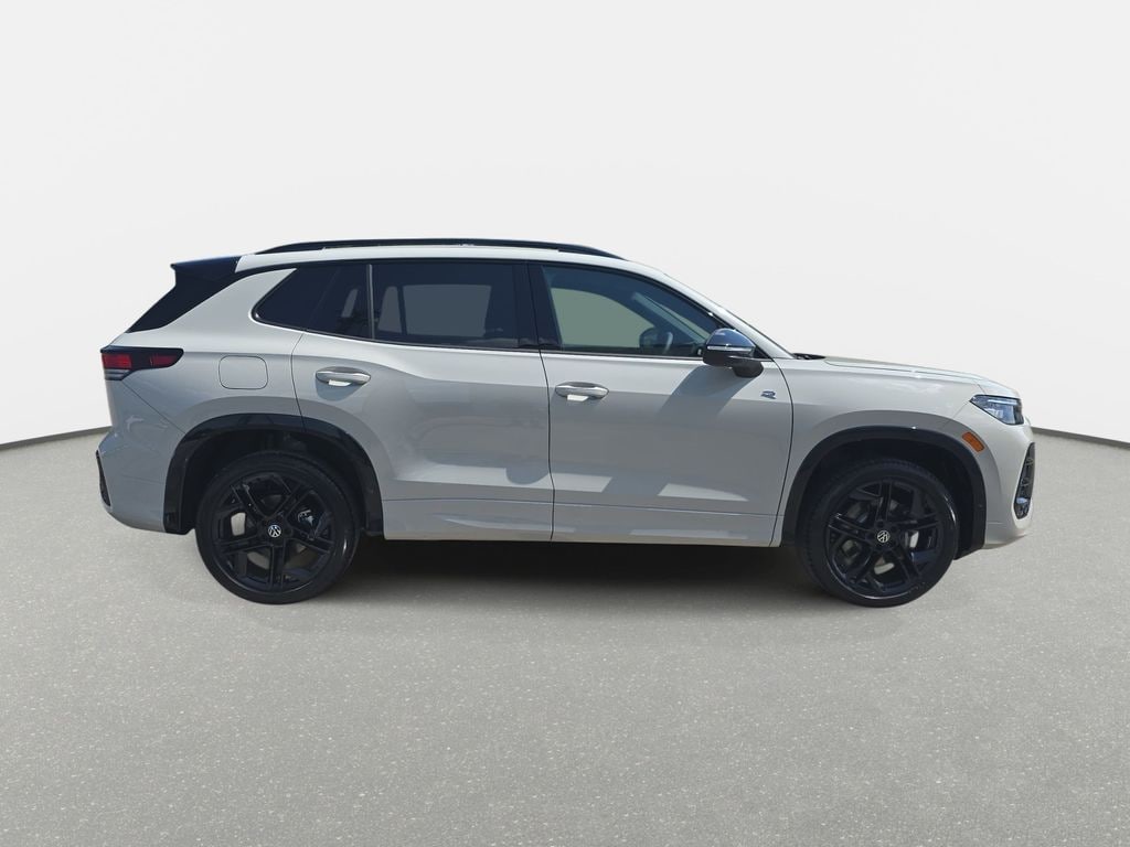 New 2026 Volkswagen Tiguan 2.0T SE R-Line Black SUV