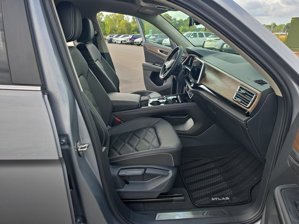 2026 Volkswagen Atlas SE w/Tech - Photo 18