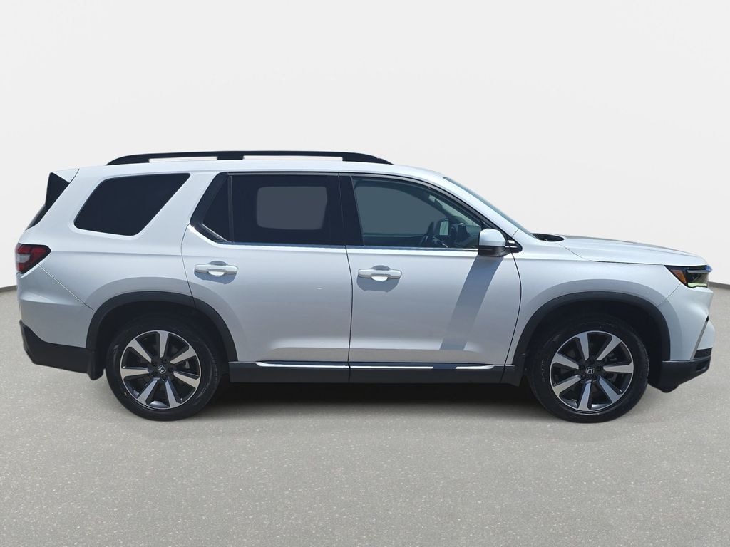 Used 2025 Honda Pilot Touring SUV