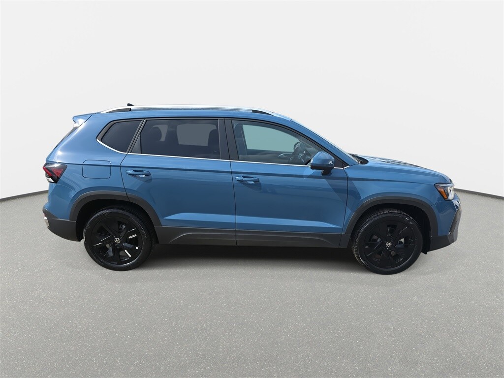 2025 Volkswagen Taos SE photo 4