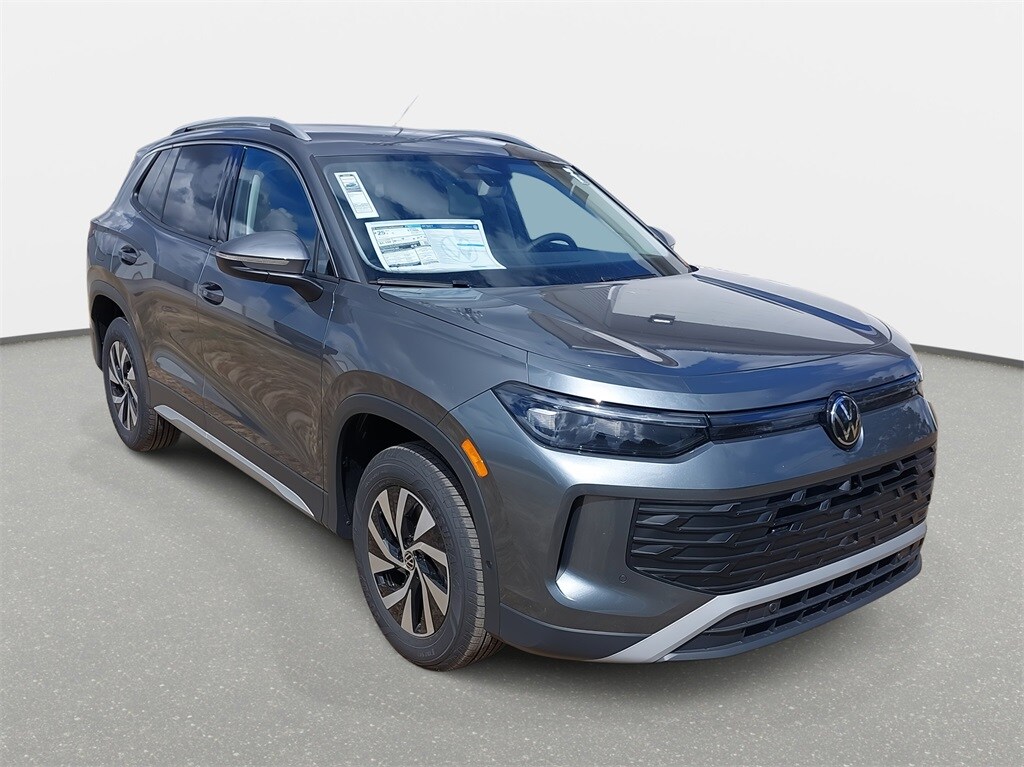 2025 Volkswagen Tiguan S photo 2