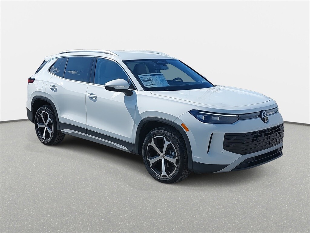 2025 Volkswagen Tiguan SE photo 3