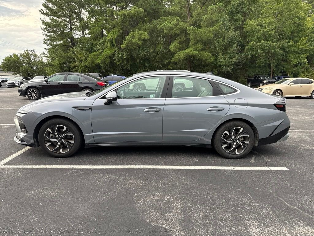 Used 2025 Hyundai Sonata SEL Sedan