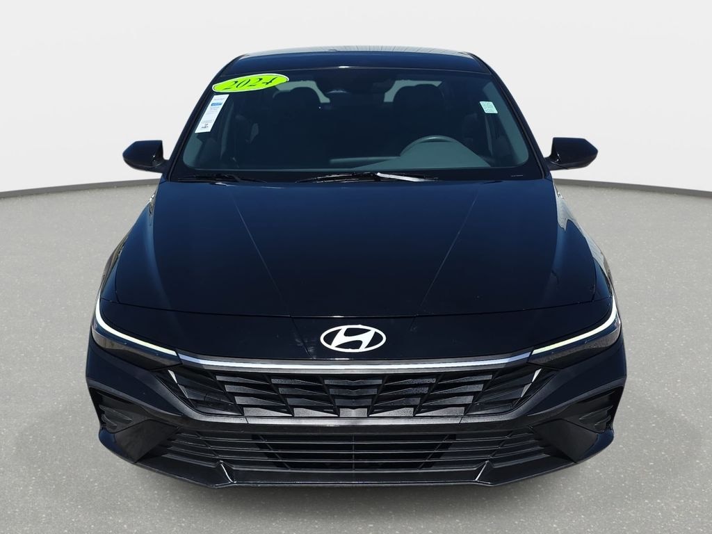 Used 2024 Hyundai Elantra SE Sedan