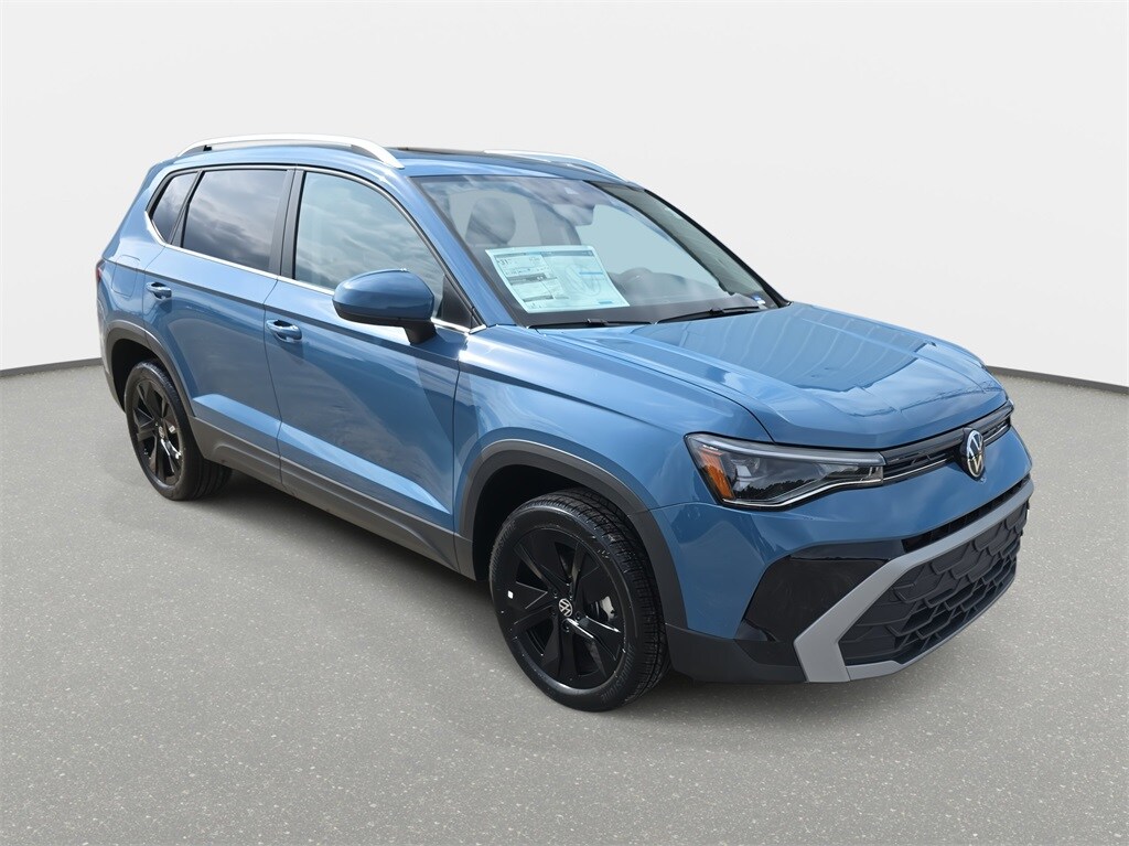 2025 Volkswagen Taos SE photo 3