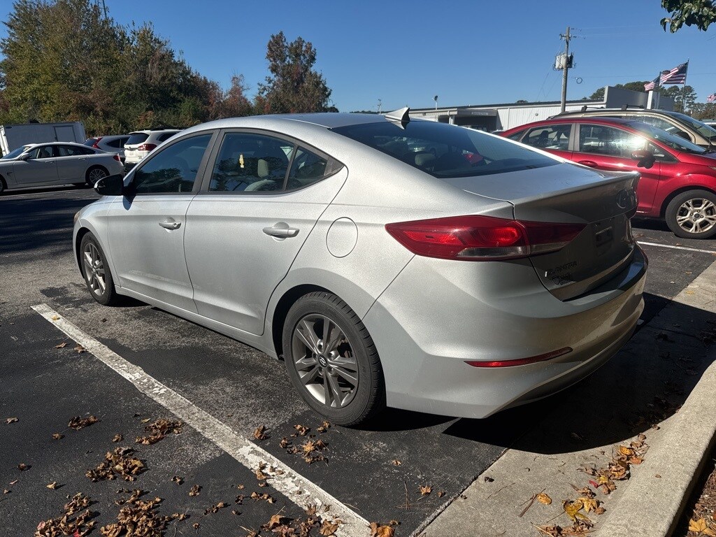 2017 Hyundai Elantra SE photo 2