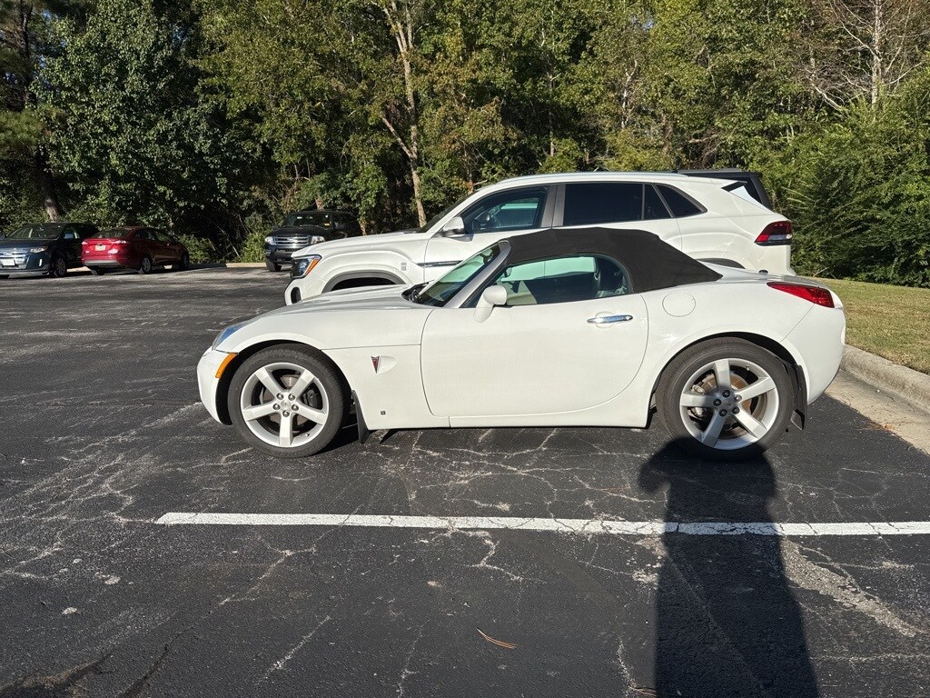 2006 Pontiac Solstice Base Convertible photo 2