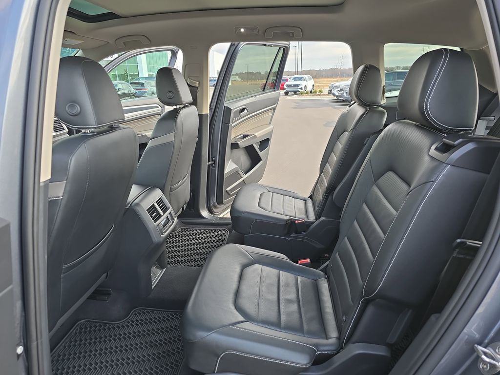 2023 Volkswagen Atlas SEL Premium R-Line - Photo 18