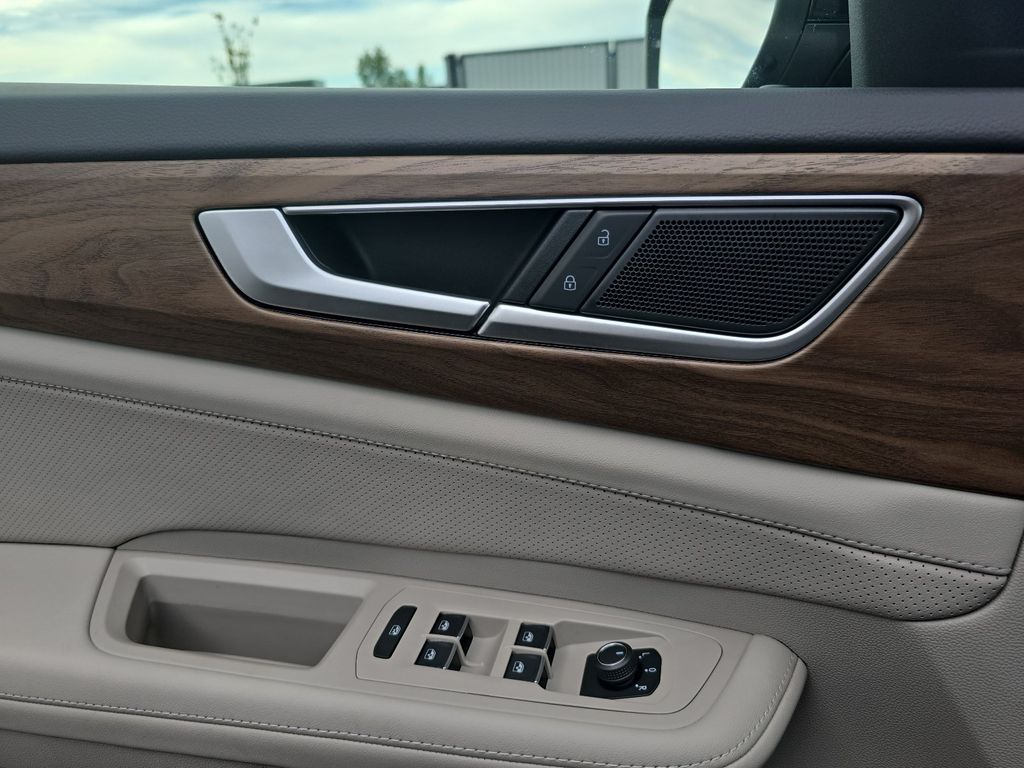 2026 Volkswagen Atlas SE w/Tech - Photo 9