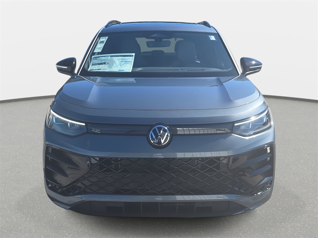 2026 Volkswagen Tiguan SE R-Line Black photo 2