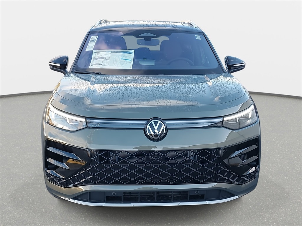 New 2026 Volkswagen Tiguan 2.0T SEL R-Line SUV