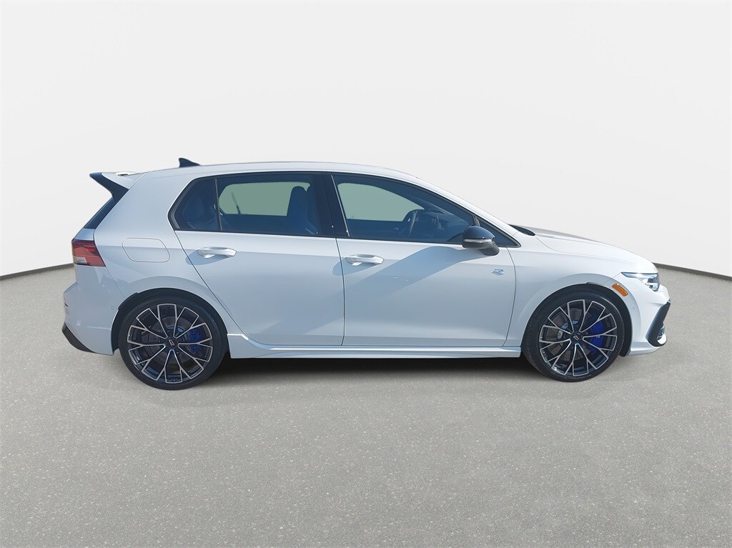 2025 Volkswagen Golf R 2.0 TSI photo 4