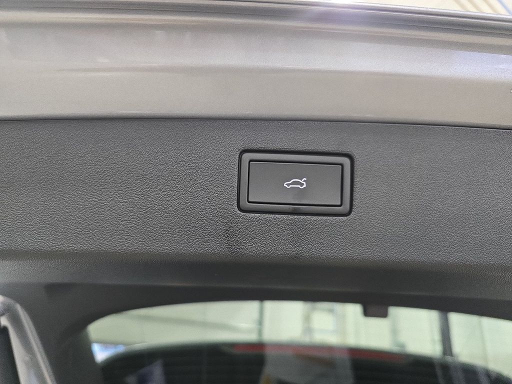 2026 Volkswagen Tiguan SE - Photo 20