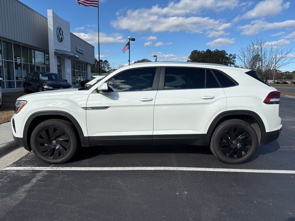 Used 2025 Volkswagen Atlas Cross Sport 2.0T SE w/Technology SUV