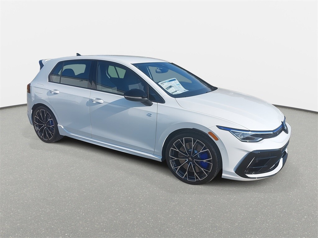 2025 Volkswagen Golf R 2.0 TSI photo 3