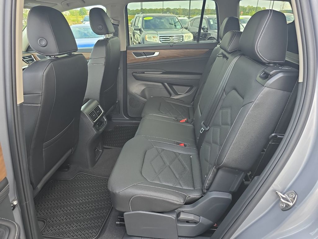 2026 Volkswagen Atlas SE w/Tech - Photo 17