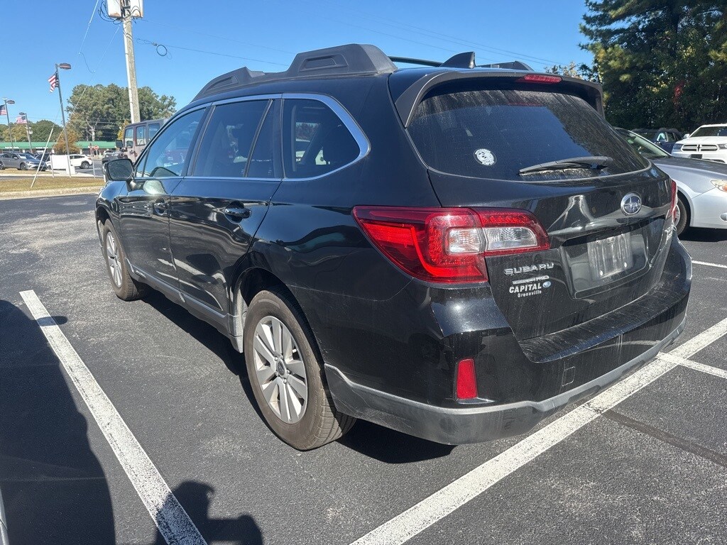 2017 Subaru Outback 2.5i Premium photo 2
