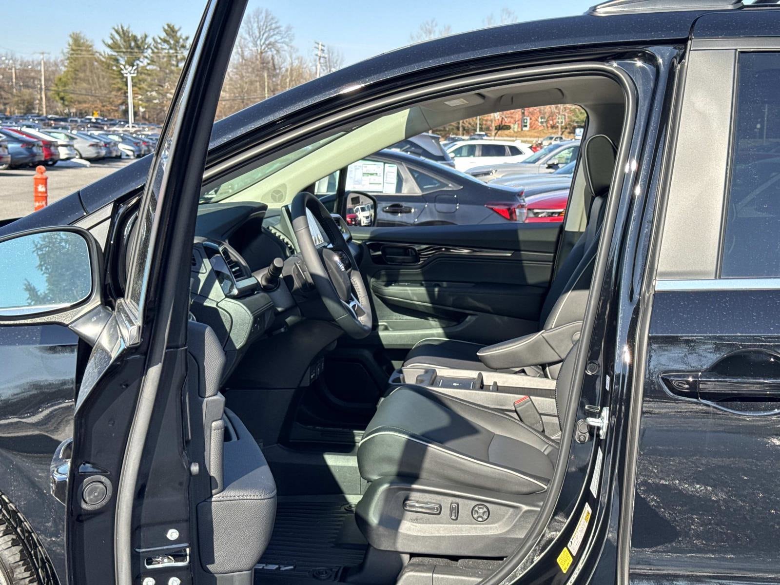 2026 Honda Odyssey Touring - Photo 15