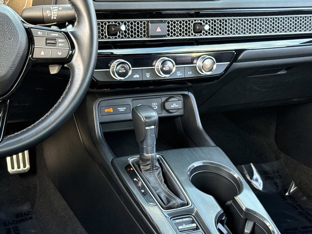 2025 Honda Civic Sport photo 4