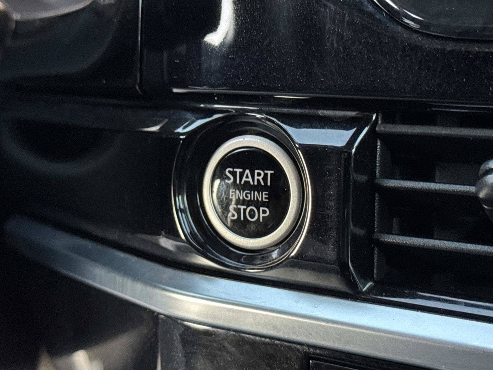 Image of 2023 Nissan Pathfinder SL SUV