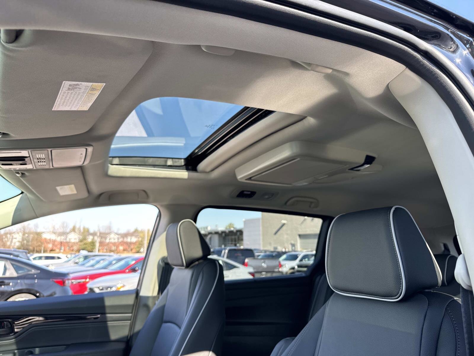 2026 Honda Odyssey Touring - Photo 16