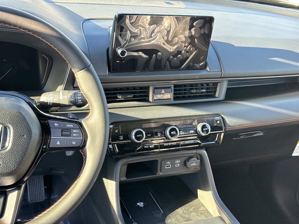 2025 Honda Pilot TrailSport photo 3