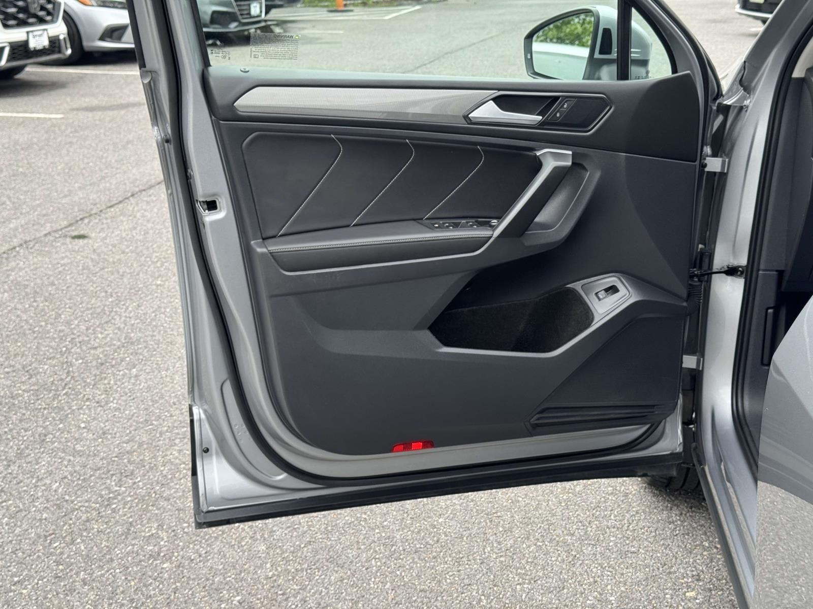 2024 Volkswagen Tiguan SE - Photo 16